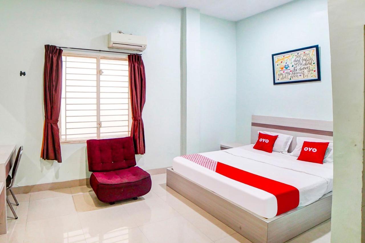 Oyo 91170 Ayahanda Residence Medan Exterior foto