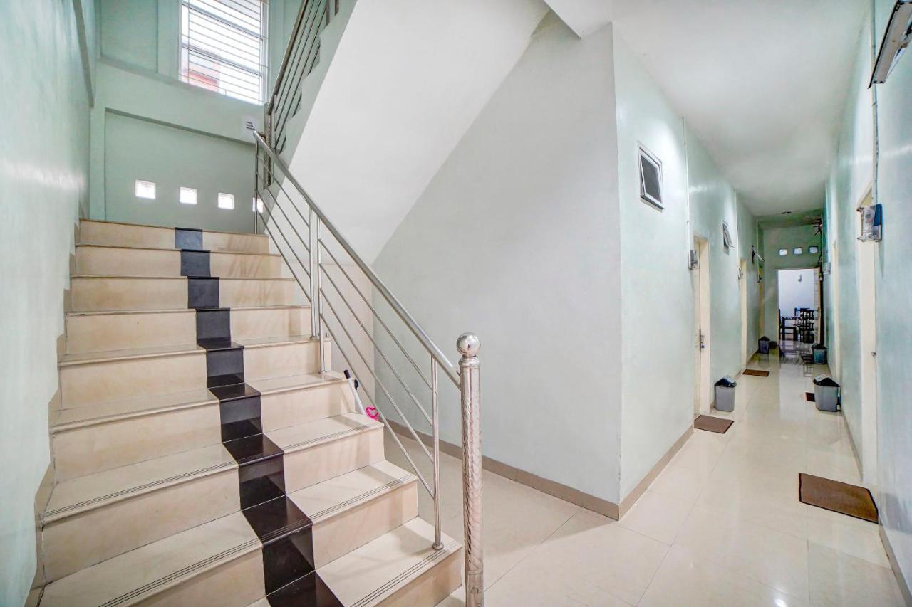 Oyo 91170 Ayahanda Residence Medan Exterior foto
