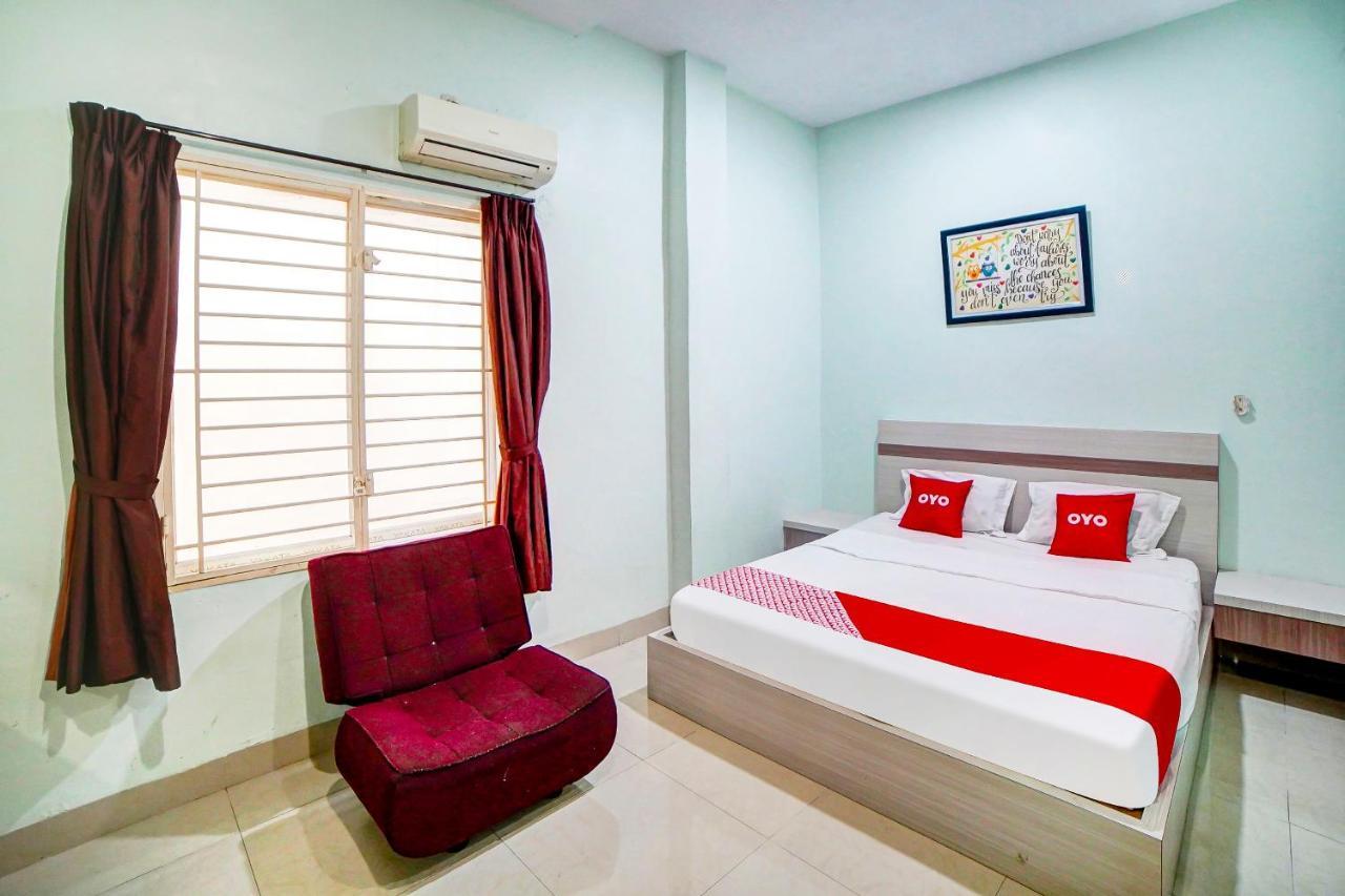 Oyo 91170 Ayahanda Residence Medan Exterior foto