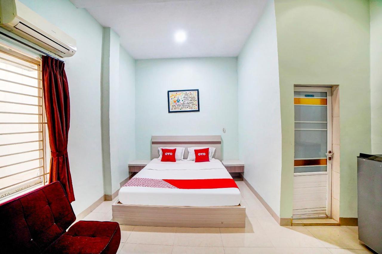 Oyo 91170 Ayahanda Residence Medan Exterior foto